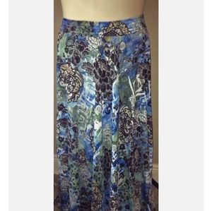 V Cristina flowing blue floral skirt with built in slip size Large